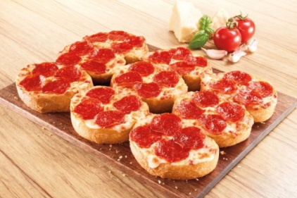 pizza-hut-garlic-bread-pizza-feature.jpg