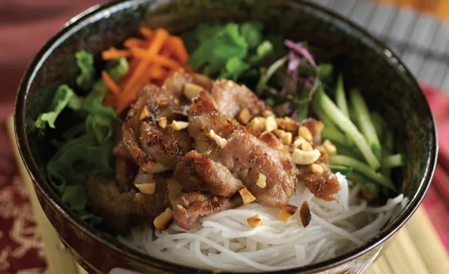 Lemongrass-Pork-on-Cool-Rice-Vermicelli_Danhi.jpg