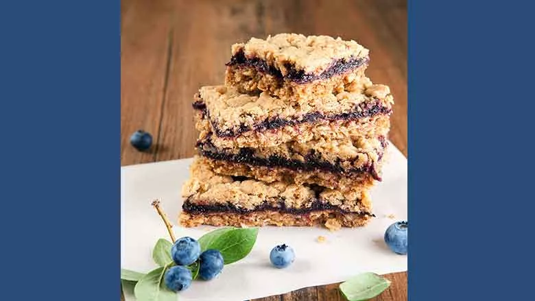 BlueberryTreeTop_780.jpg