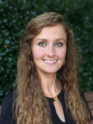 Dr Dana McCurdy