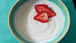 Yogurt Bowl w Strawberries 