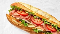 Sandwich w tomatoes