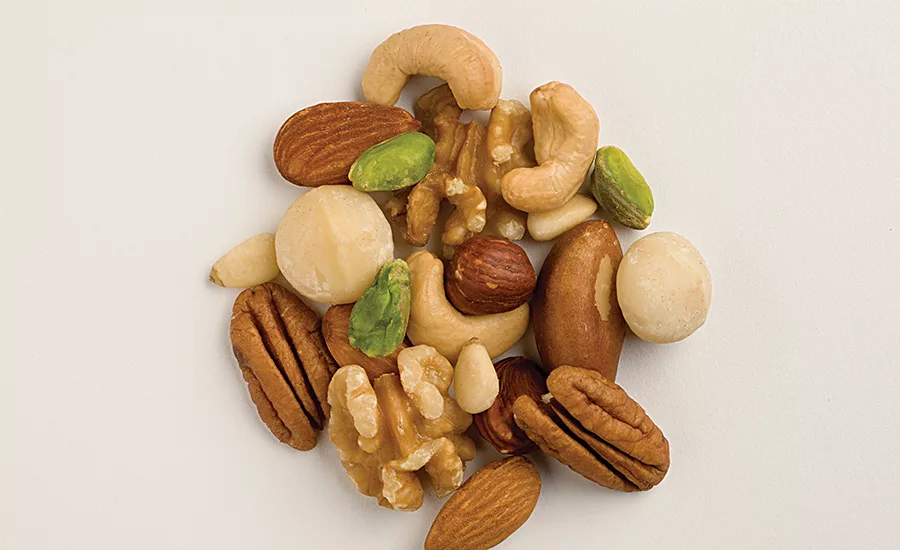 High-fat ingredients such as nuts, dairy, and eggs demonstrate song satiety capacity, helping with weight loss