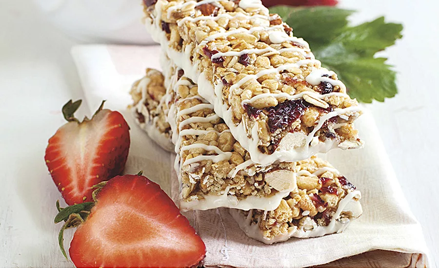 DuPont Nutrition Strawberry granola bar