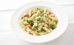General Mills' Good Table Entrees Made Easy Gemelli Pasta with Creamy Garlic Sauce