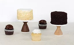 Vegan Chocolate and Vanilla Cakes and Cupcakes