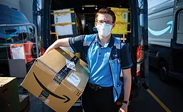 Delivery-driver-with-package-3