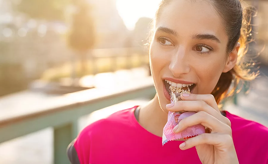 Women eating a breakfast bar