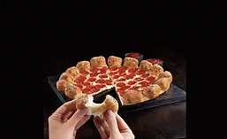PizzaHut_GarlicKnot_900.jpg