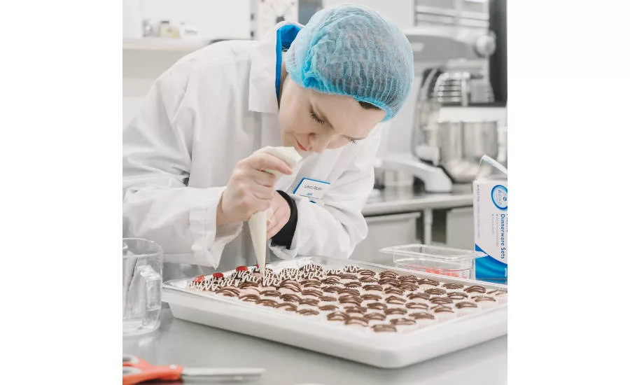 AAK USA Employee Works in Customer Innovation Center Bakery Lab