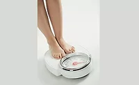 FeetOnScale_900