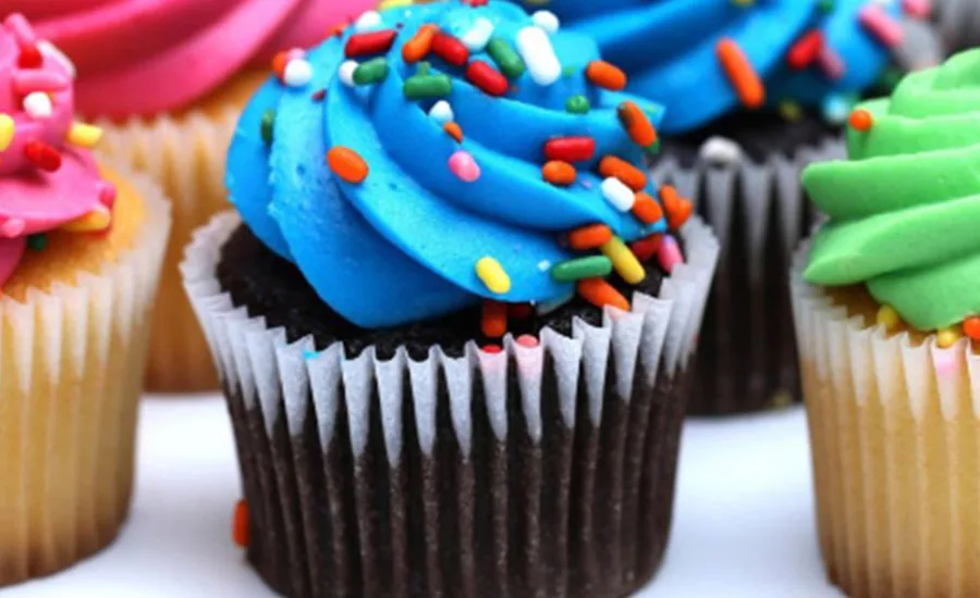 Stratas_Cupcake_900